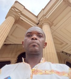 Igwue owoshi, 46 ans, hétérosexuel, Homme, Abidjan, Côte d\'Ivoire